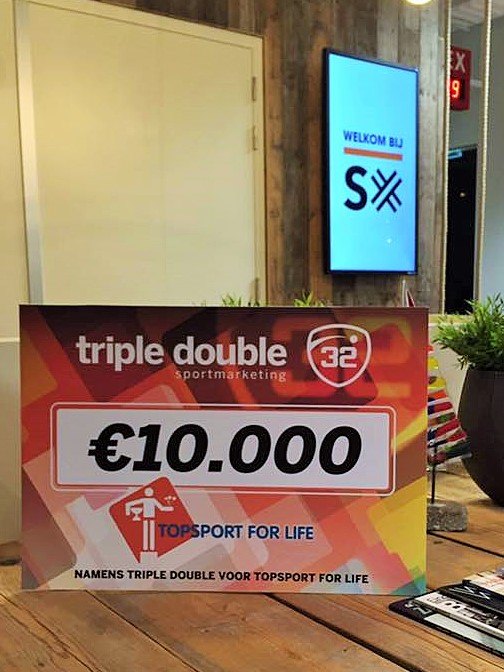 topsport-for-life-cheque-van-triple-double
