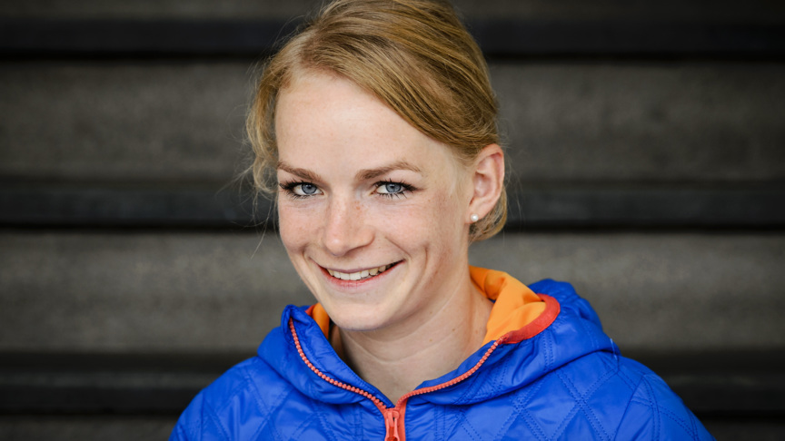 2015-10-22 12:58:41 EINDHOVEN - Thijsje Oenema tijdens de persconferentie van schaatsteam Continu. ANP REMKO DE WAAL