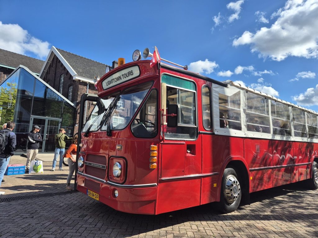 touringcar van lighttown tours 02